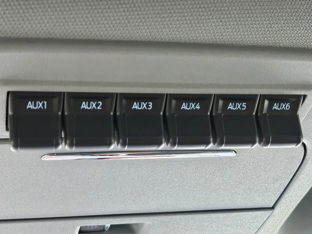 New 2026 Ford F250 Lariat w/ Black Appearance Package image 35