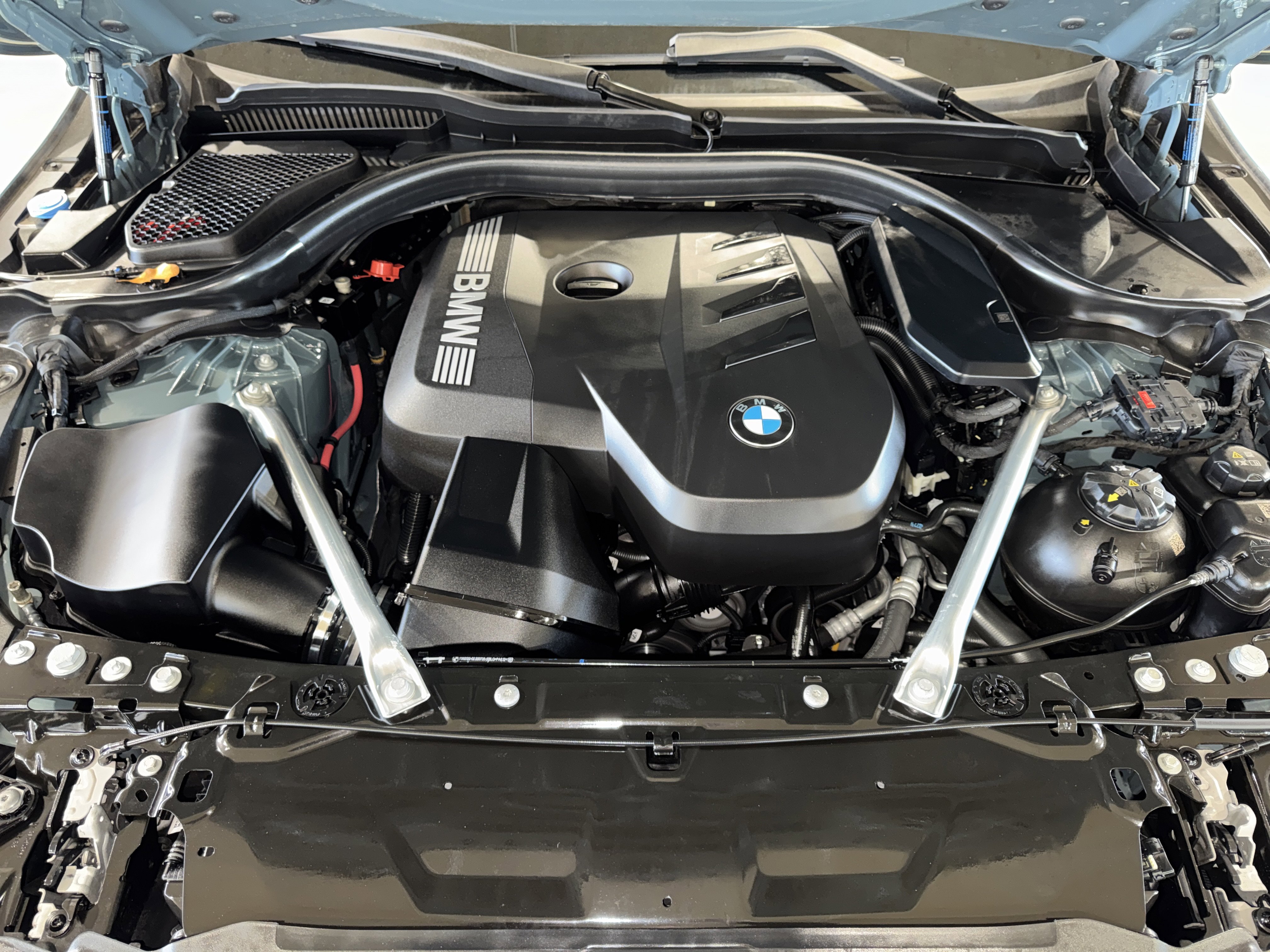 Certified 2025 BMW 530i image 35