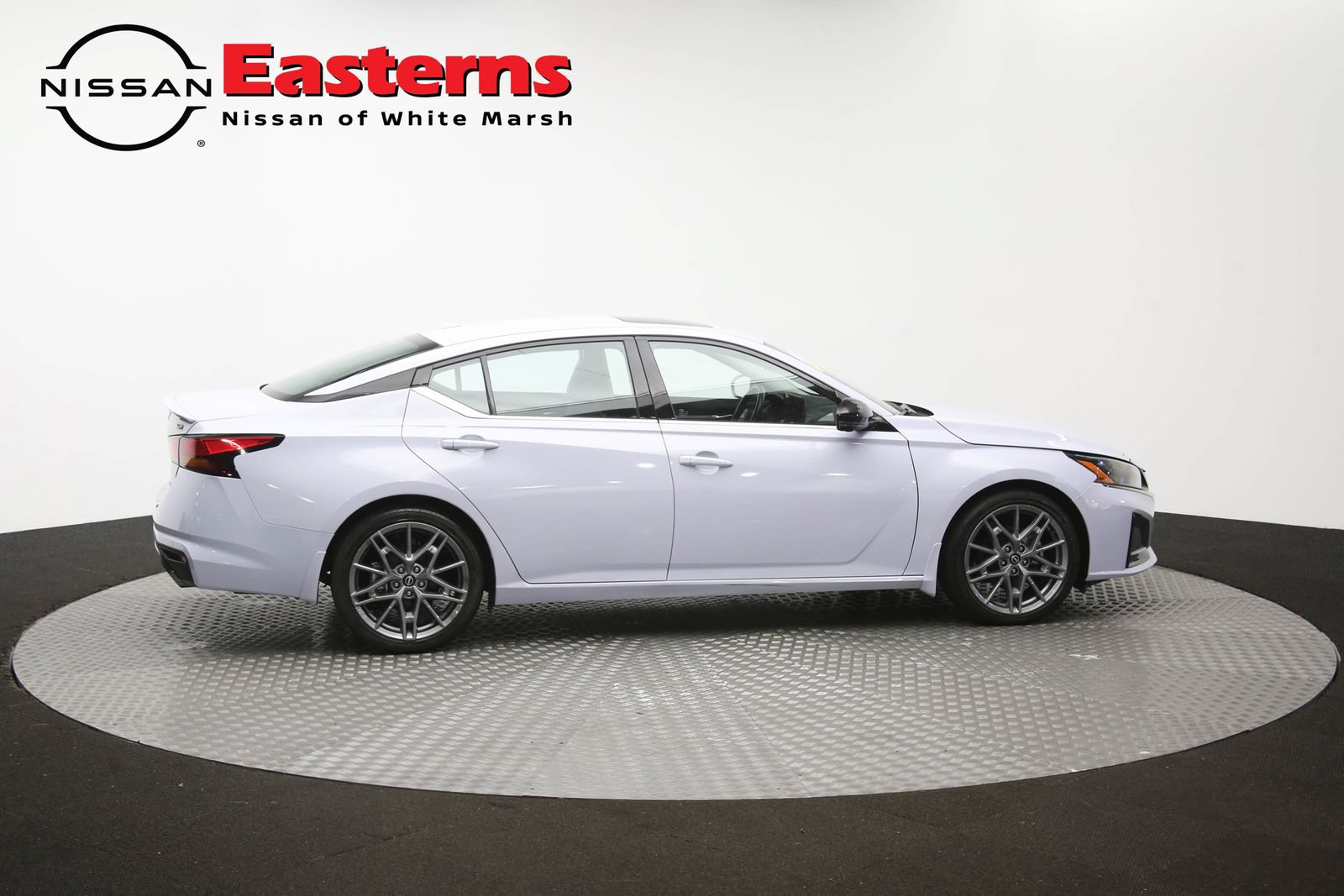 Used 2023 Nissan Altima 2.0 SR FWD image 43
