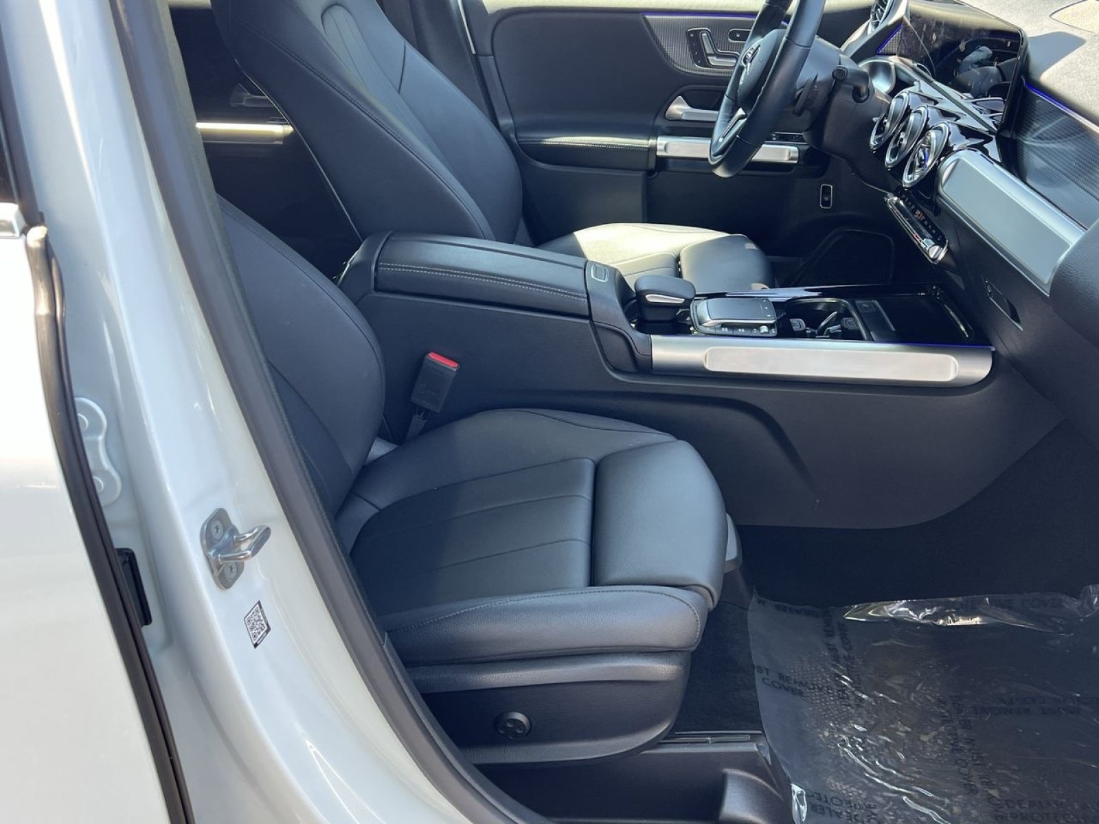 Used 2023 Mercedes-Benz GLB 250 4MATIC image 30