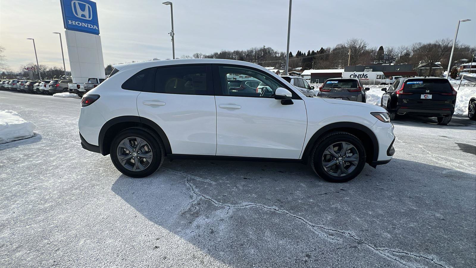 New 2026 Honda HR-V LX image 3