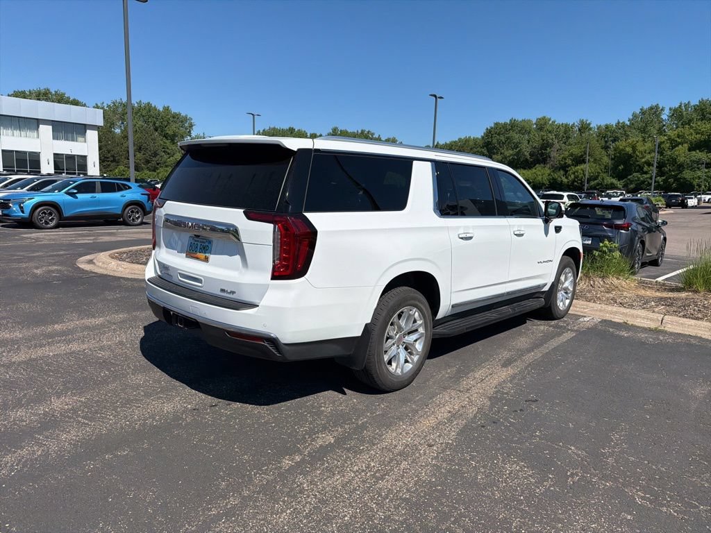 Used 2024 GMC Yukon XL SLT w/ SLT Luxury Package AWD/4WD image 14