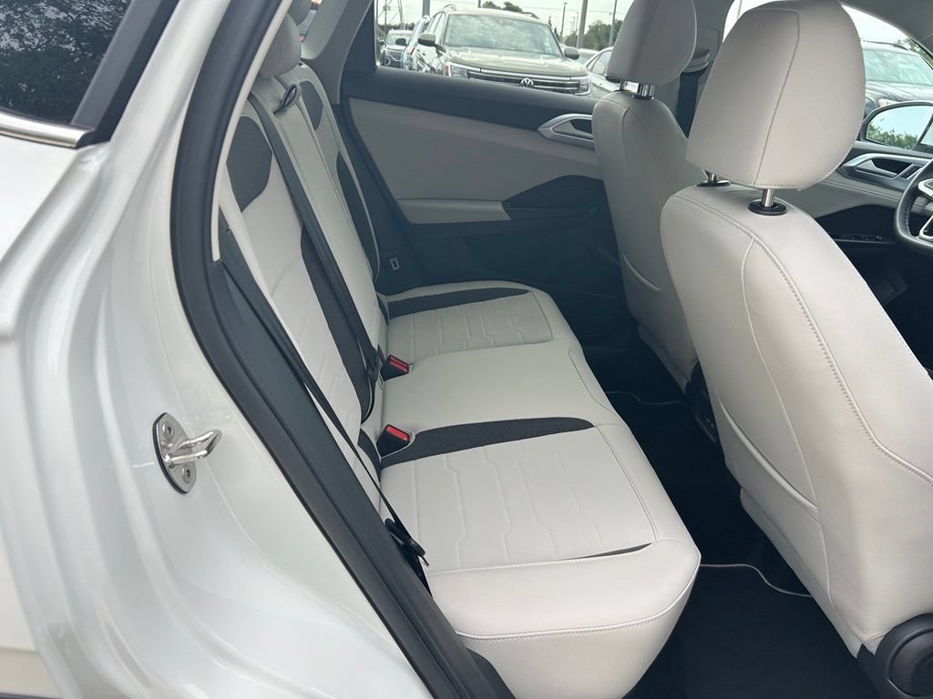 New 2026 Volkswagen Taos SE FWD image 33