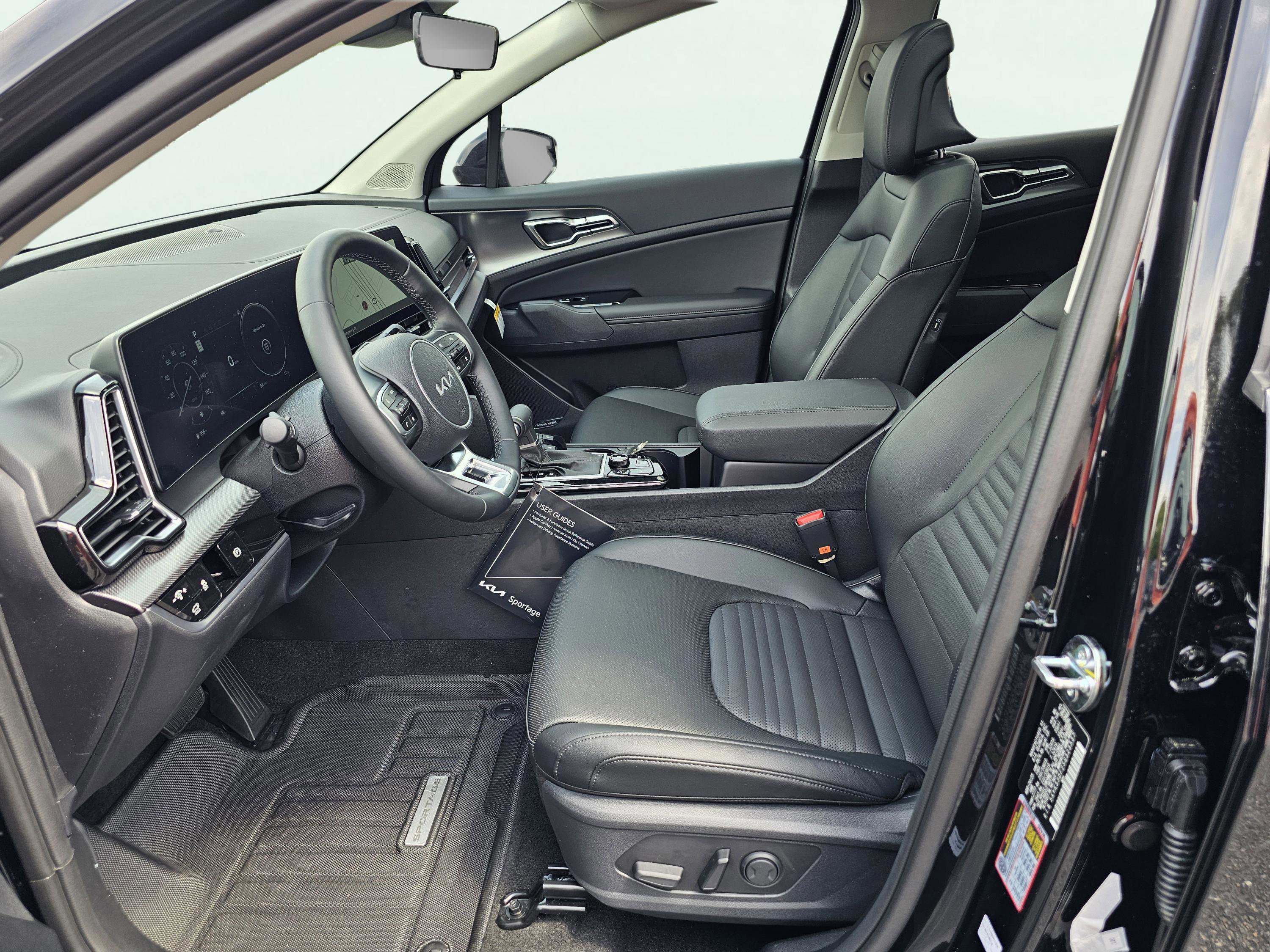 Used 2025 Kia Sportage SX image 11