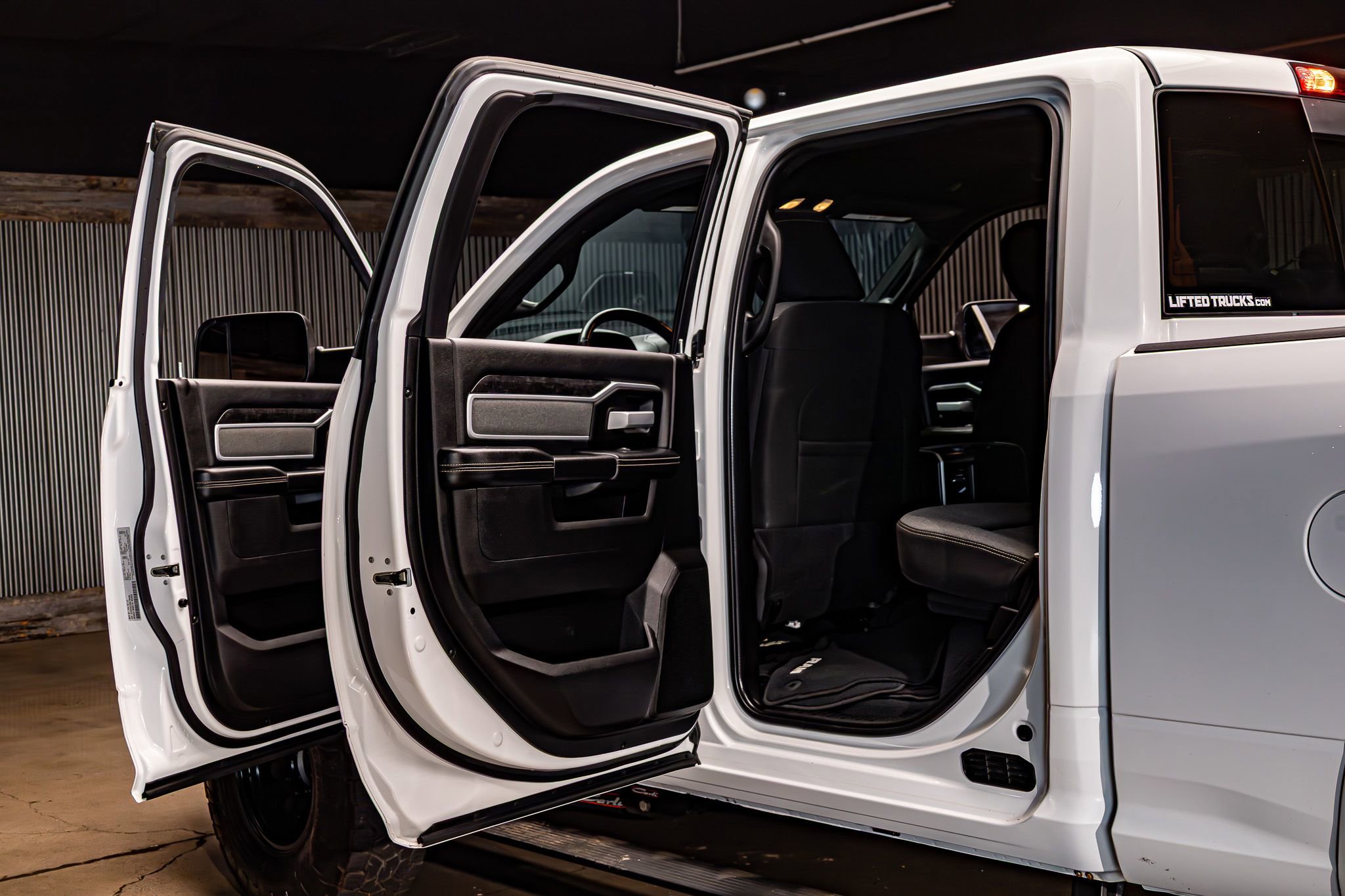 Used 2022 RAM 3500 Big Horn w/ Level C Equiment Group image 28