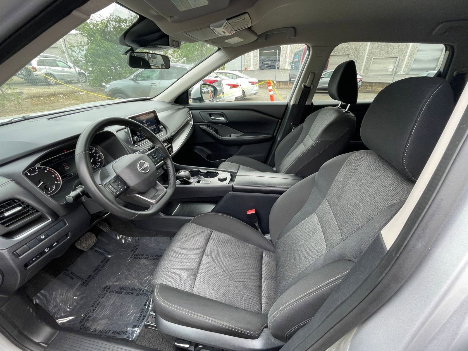 Used 2025 Nissan Rogue SV image 29