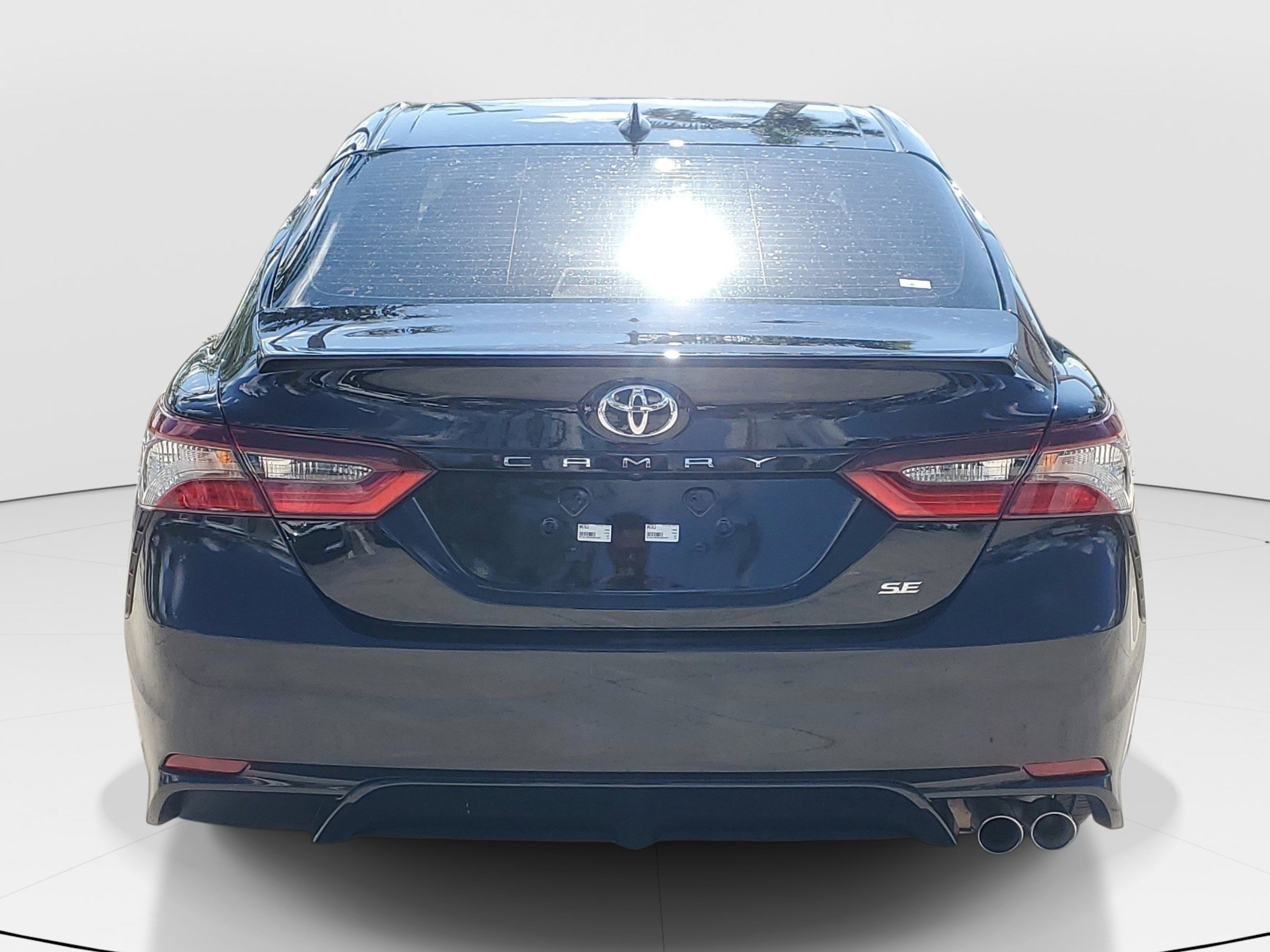 Used 2024 Toyota Camry SE image 4