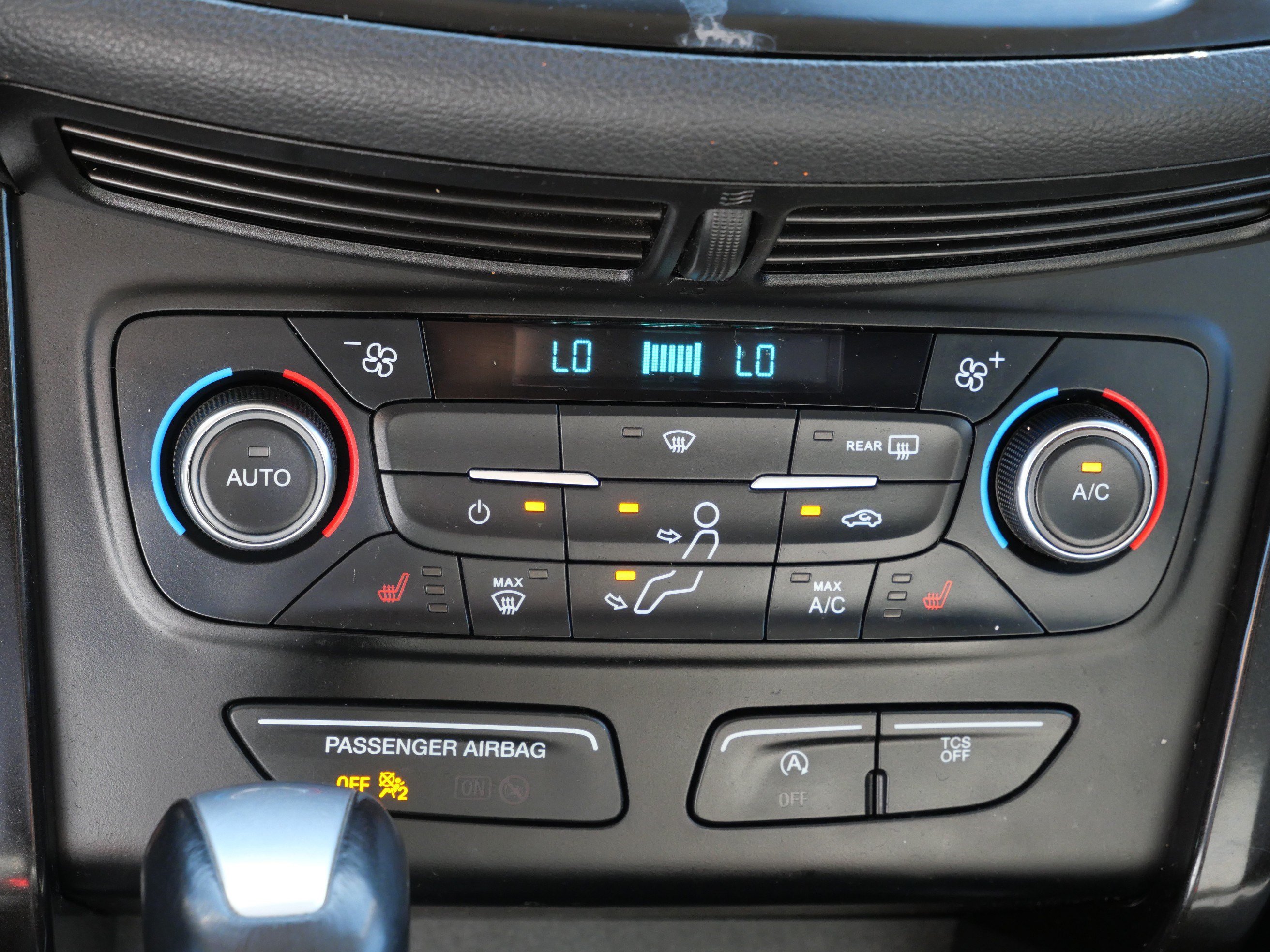 Used 2017 Ford Escape SE w/ Equipment Group 201A AWD/4WD image 23