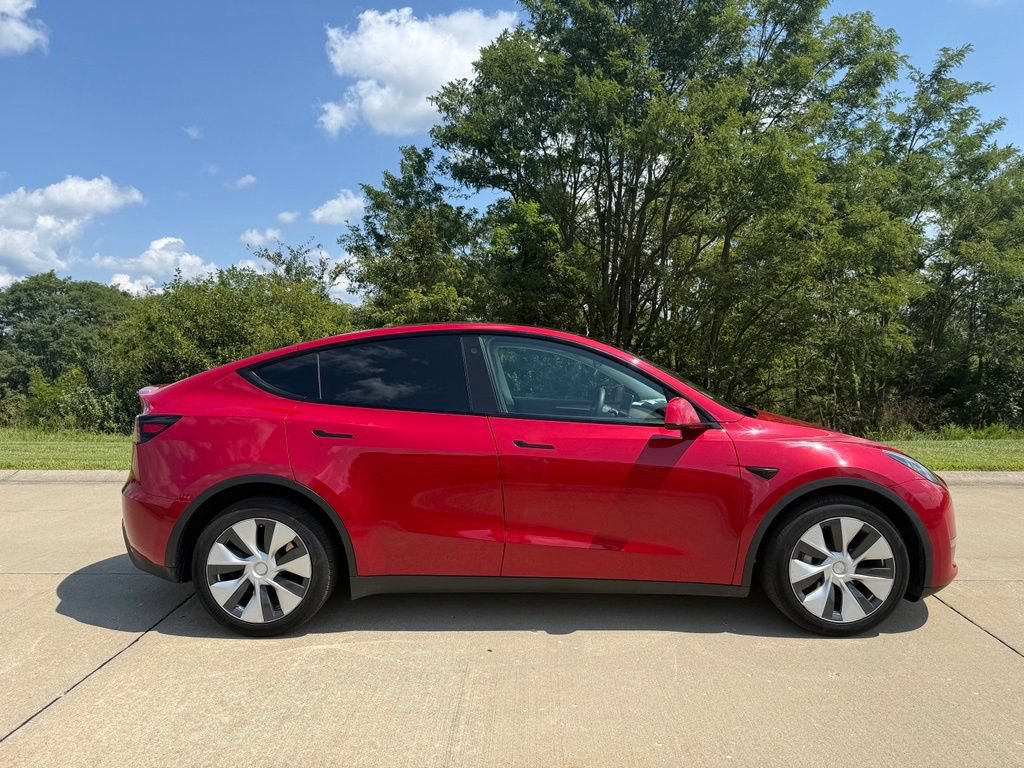 Used 2023 Tesla Model Y Long Range AWD/4WD image 2