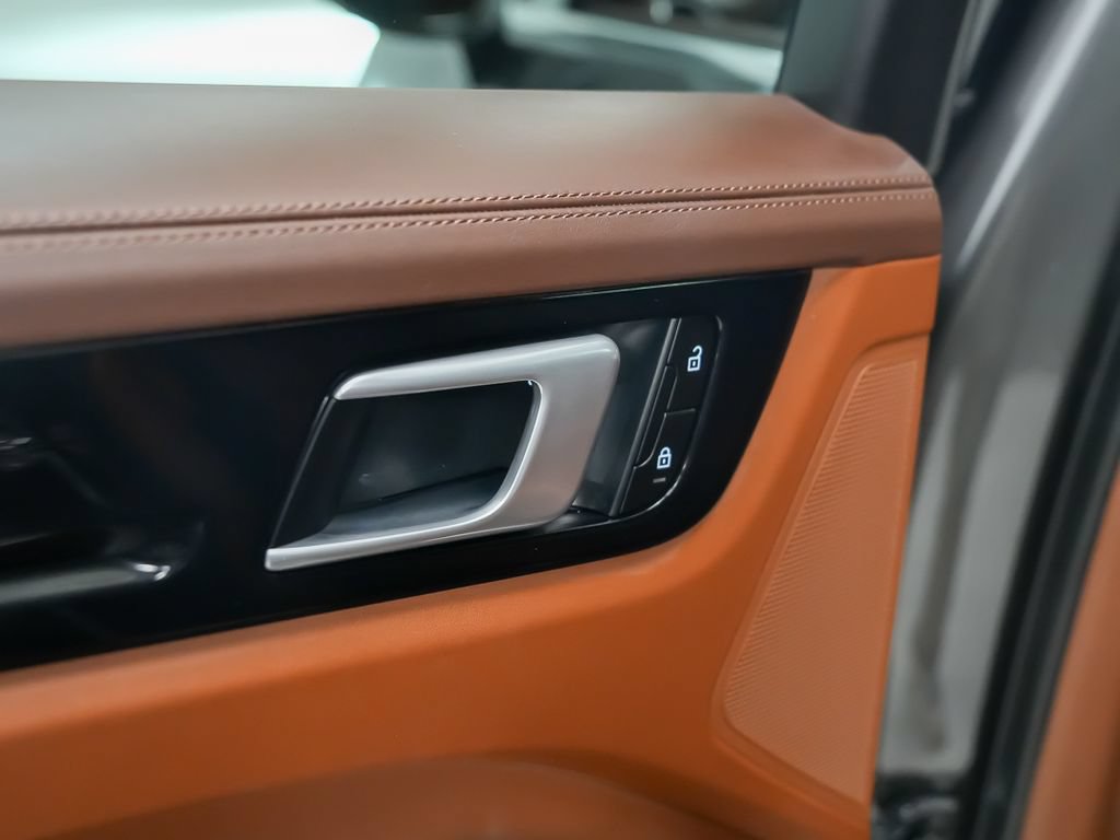 Certified 2022 Porsche Cayenne E-Hybrid AWD/4WD image 15