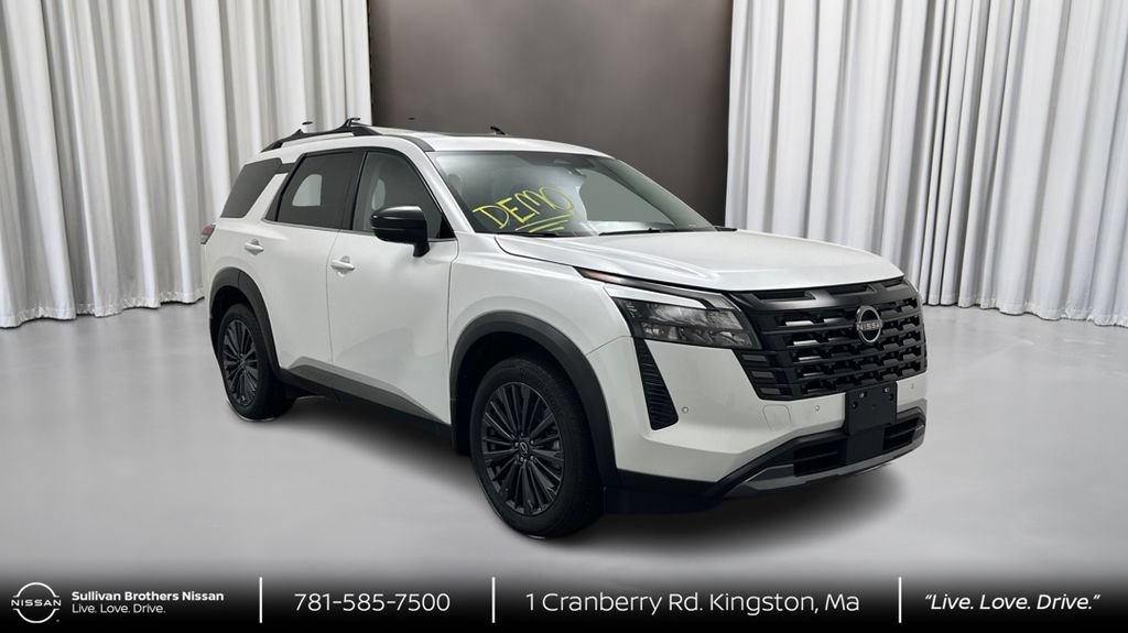 New 2026 Nissan Pathfinder SL w/ SL Premium Package AWD/4WD image 3
