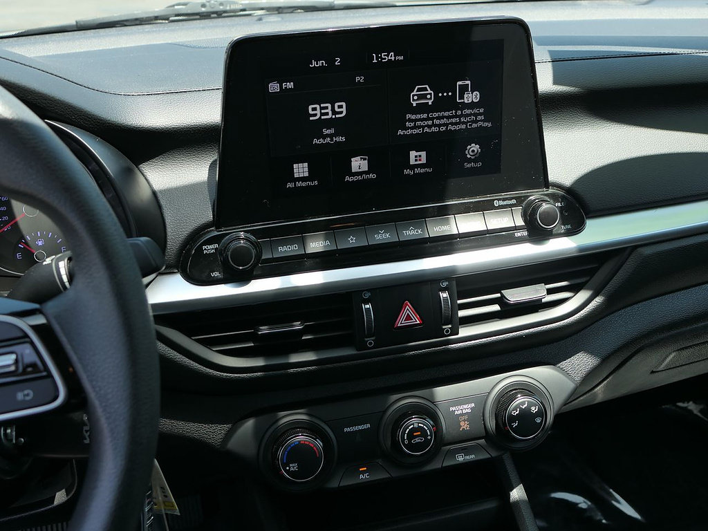 Used 2023 Kia Forte LXS w/ LXS Technology Package FWD image 18