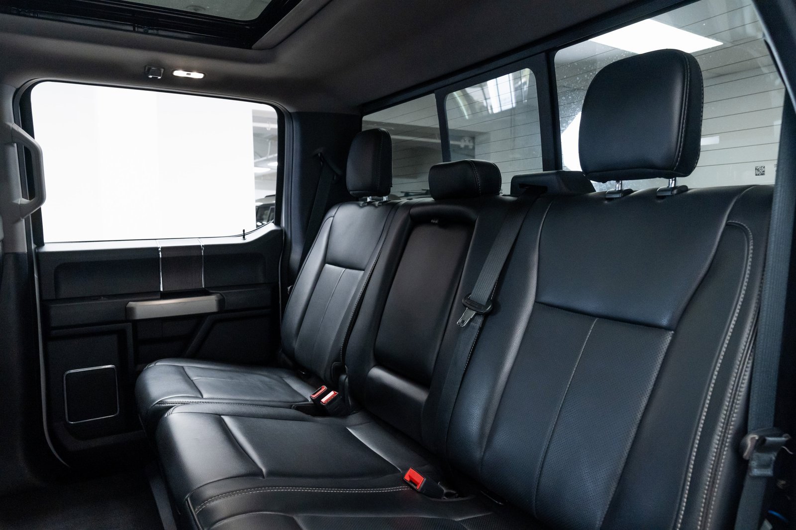 Used 2021 Ford F350 Lariat image 21