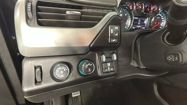 Used 2018 Chevrolet Suburban LT w/ Luxury Package AWD/4WD image 20