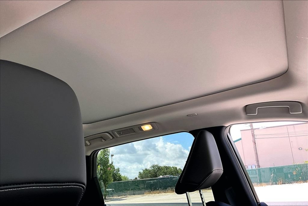 Used 2027 INFINITI QX60 Luxe w/ Cargo Package FWD image 29