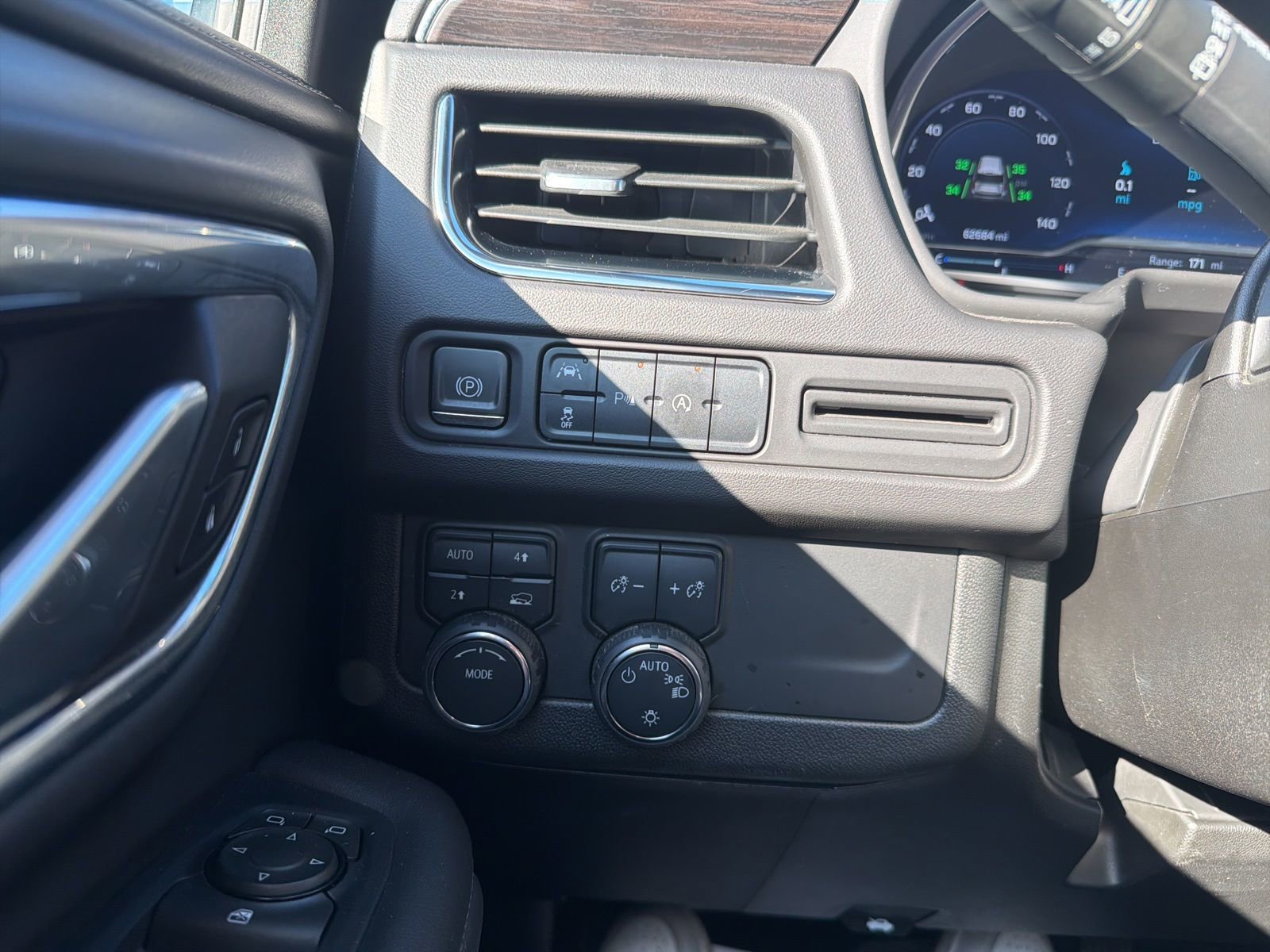 Used 2024 Chevrolet Tahoe LT image 20