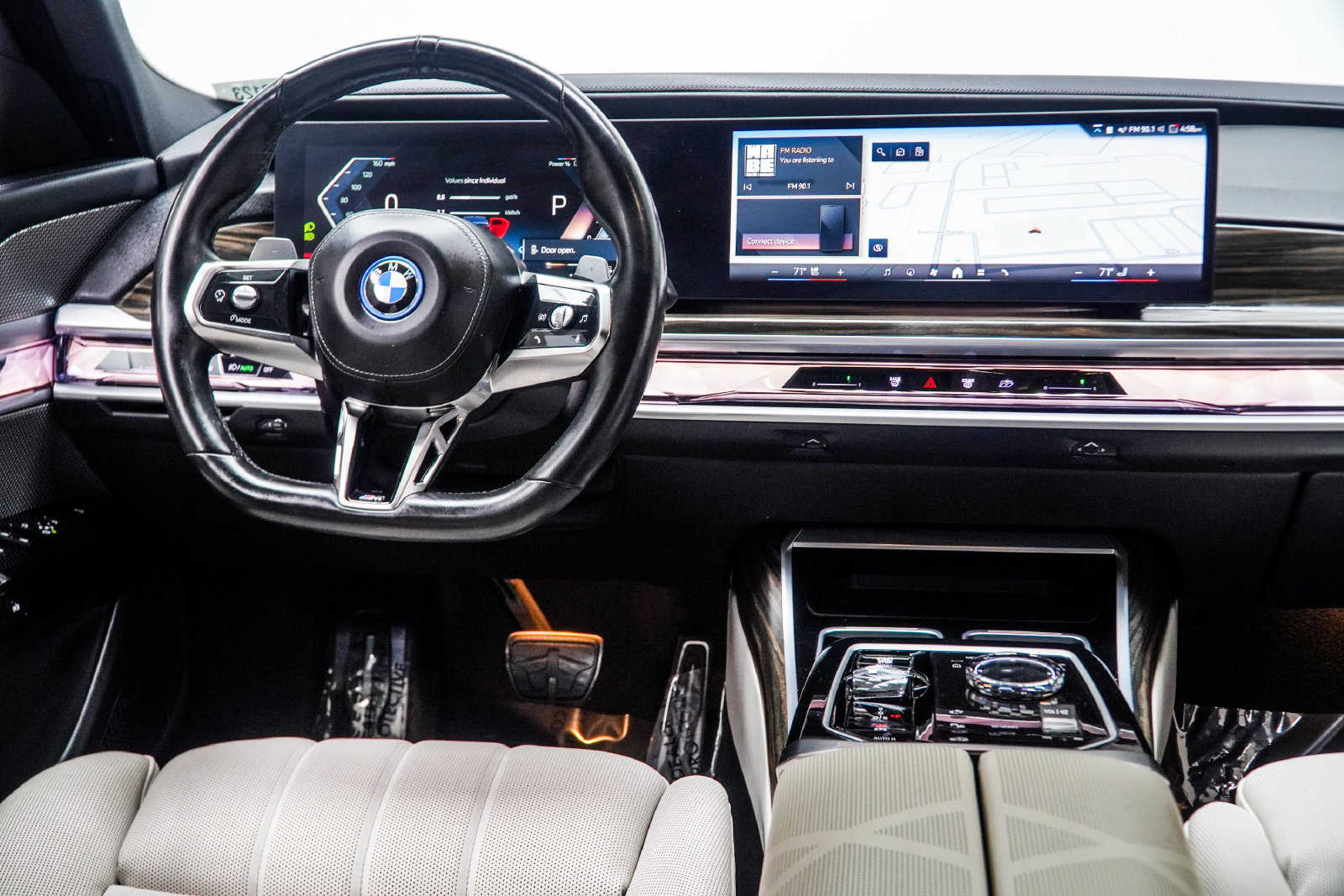 Used 2024 BMW 750e xDrive w/ Premium Package 2 AWD/4WD image 18