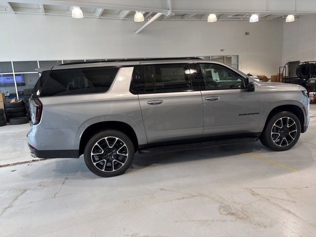 New 2025 Chevrolet Suburban RST w/ Comfort Package image 6