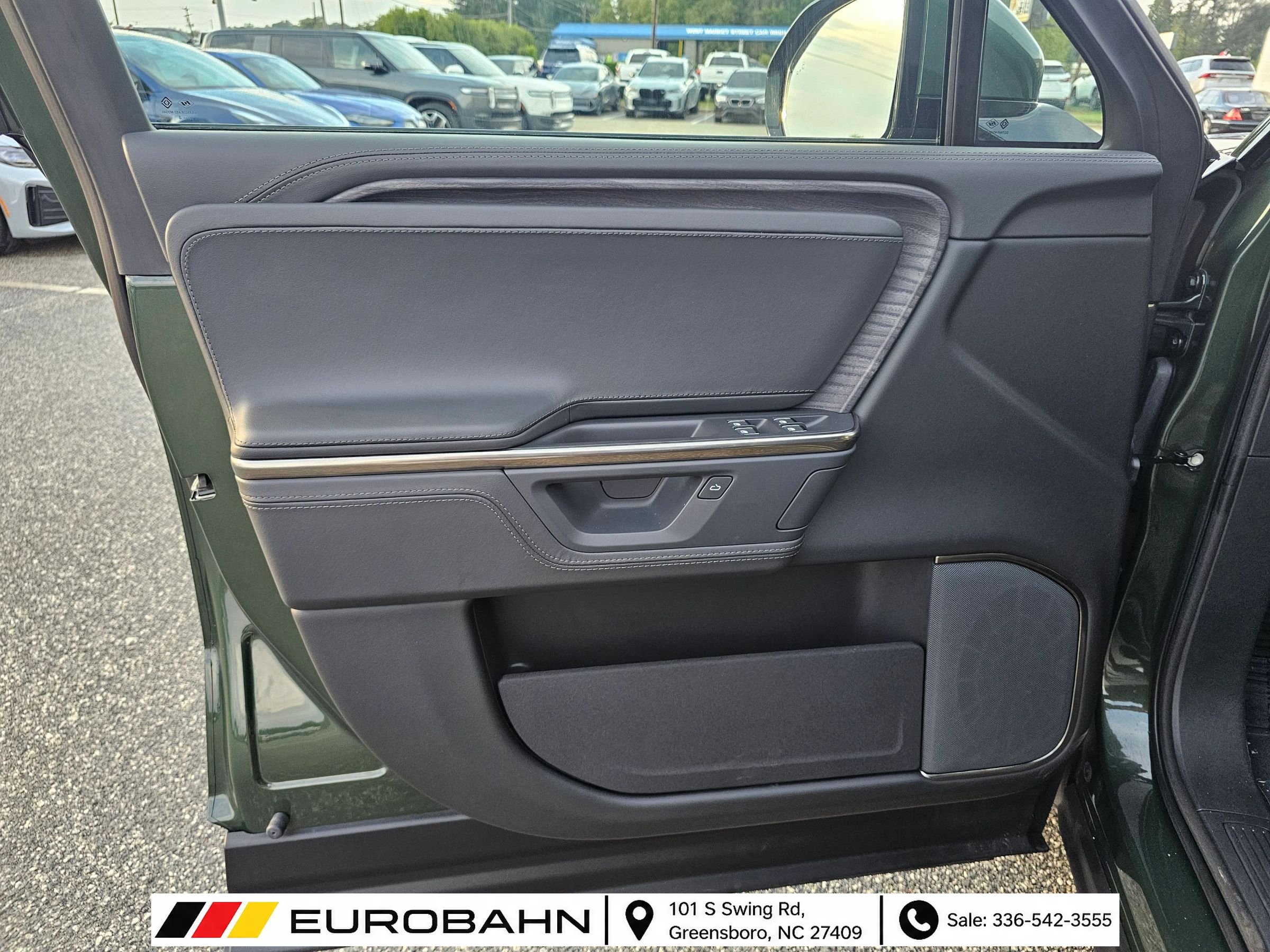 Used 2025 Rivian R1S Adventure Dual AWD/4WD image 13