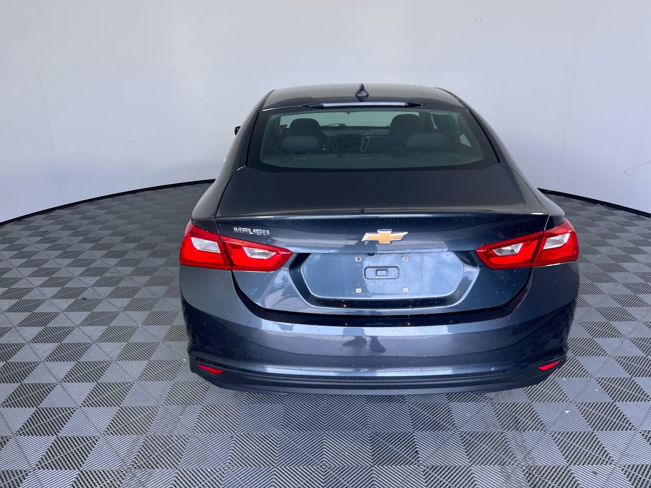 Used 2021 Chevrolet Malibu LS FWD image 4