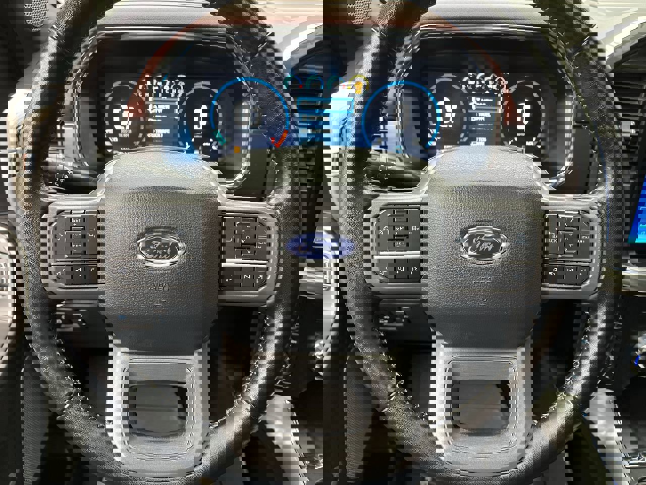 Used 2023 Ford F150 Lariat w/ Max Trailer Tow Package image 19