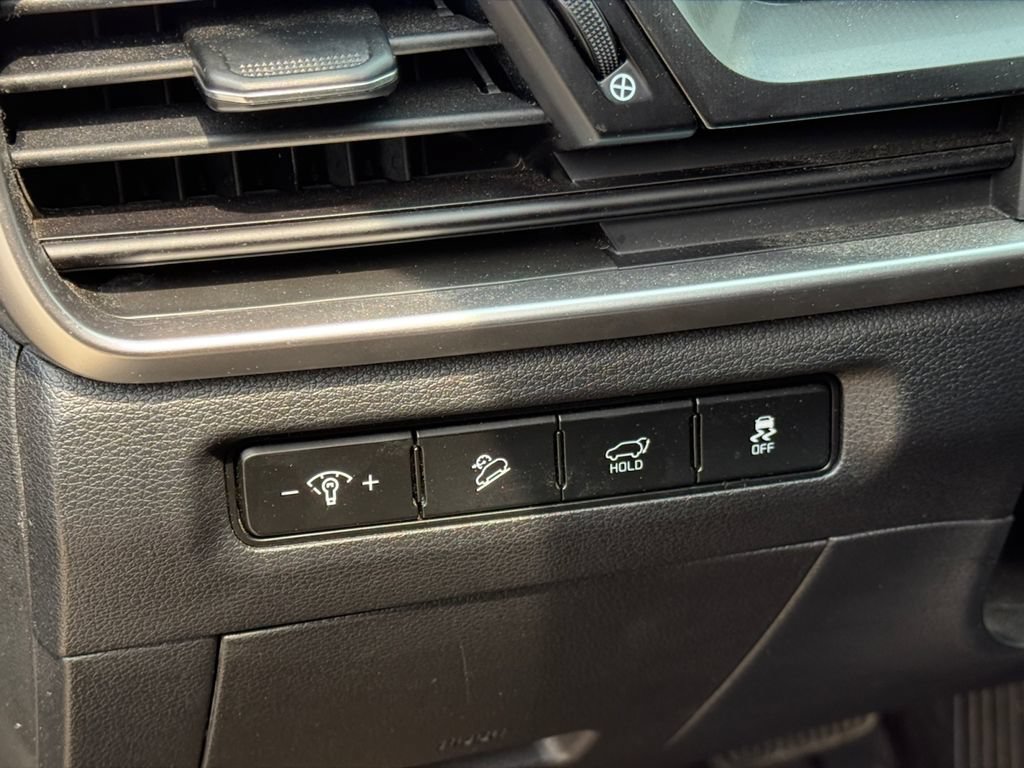 Used 2025 Kia Telluride S AWD/4WD image 19