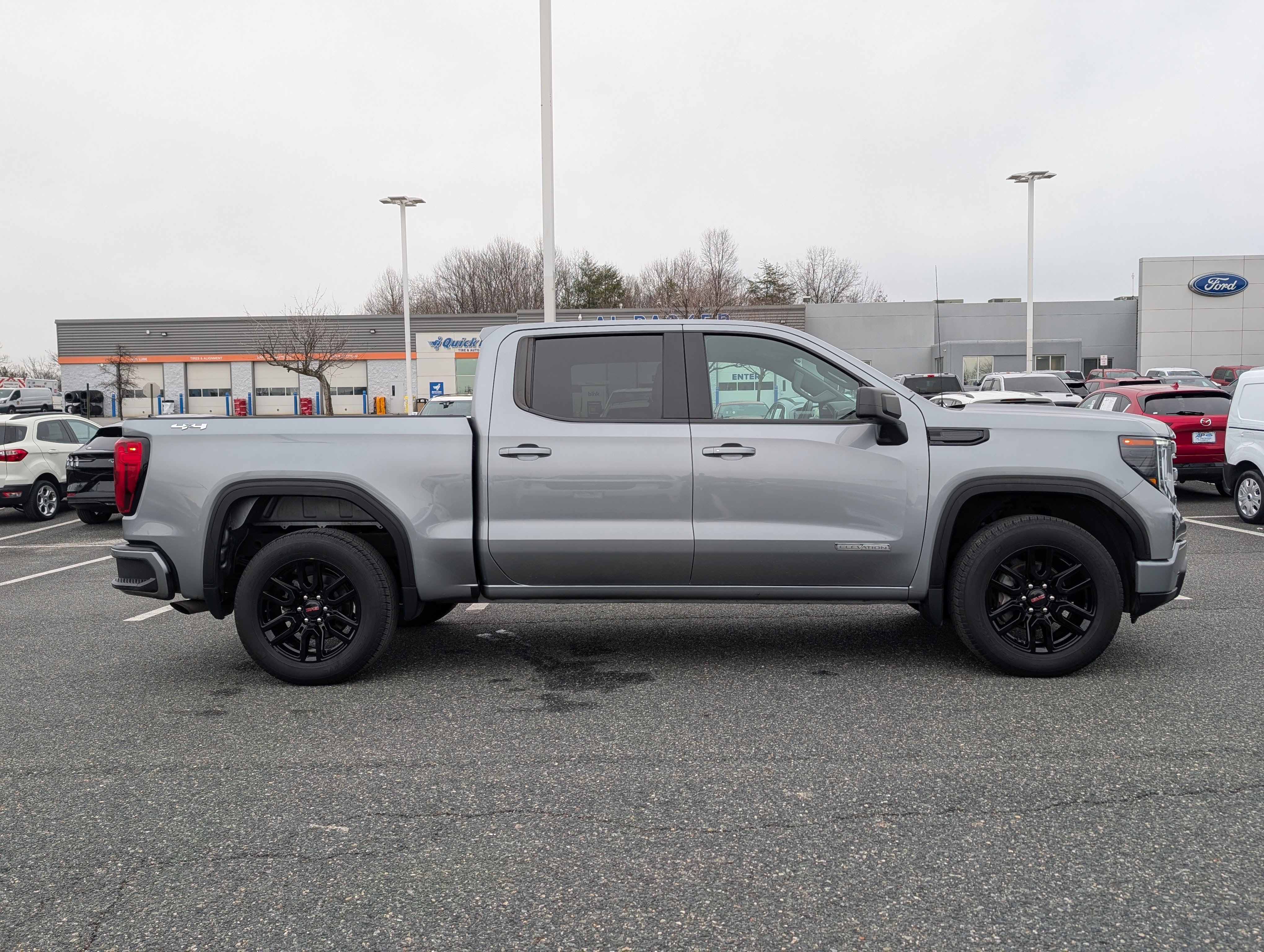 Used 2023 GMC Sierra 1500 Elevation image 2