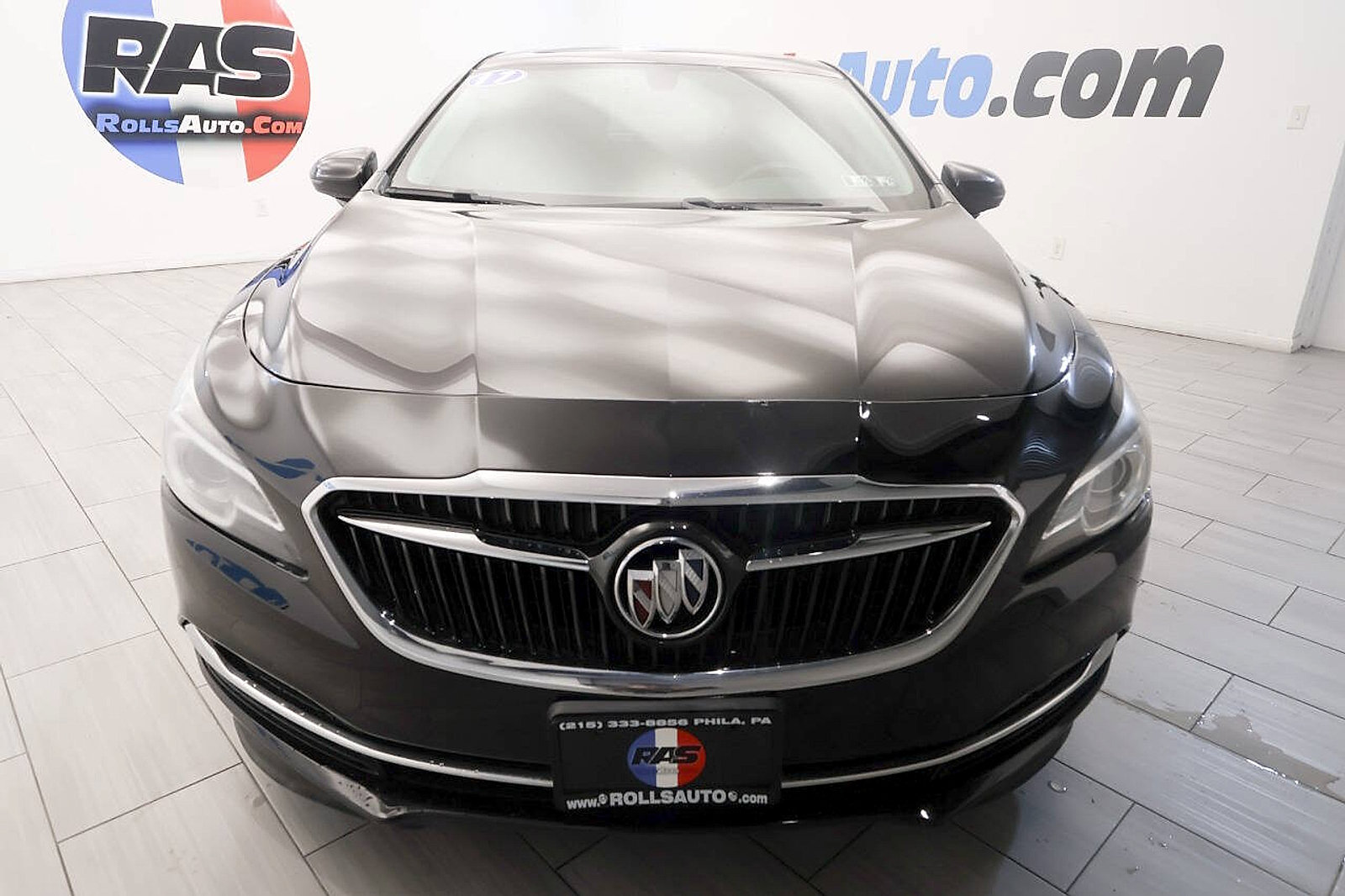 Used 2017 Buick LaCrosse Essence w/ Sun and Shade Package FWD image 8