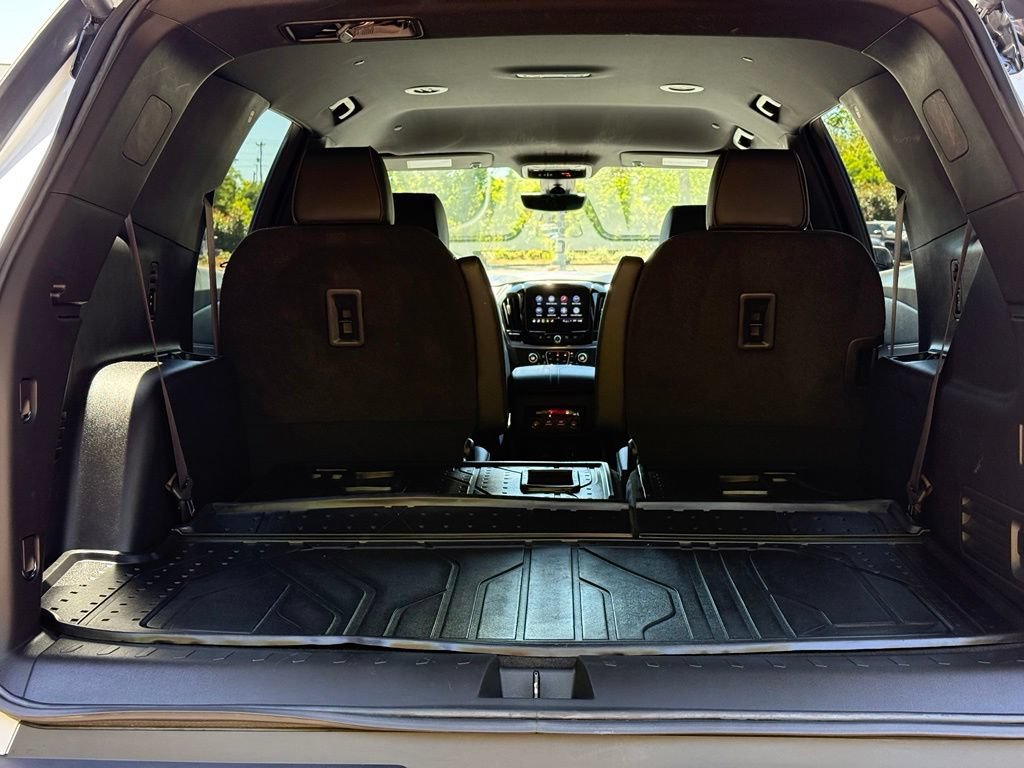 Used 2023 Chevrolet Traverse RS w/ LPO, Floor Liner Package FWD image 11