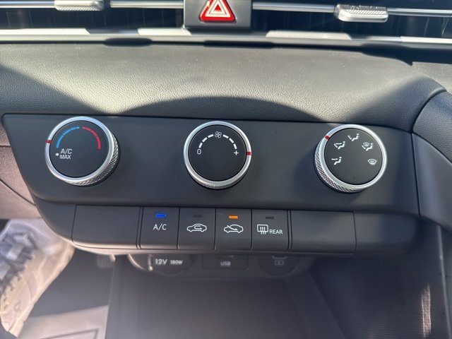 Certified 2025 Hyundai Elantra SE image 32