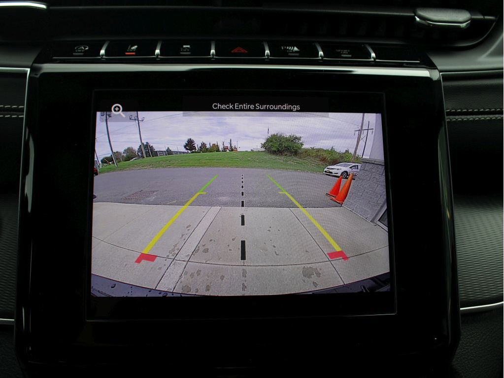 New 2025 Jeep Grand Cherokee Laredo X w/ Luxury Tech Group I image 18