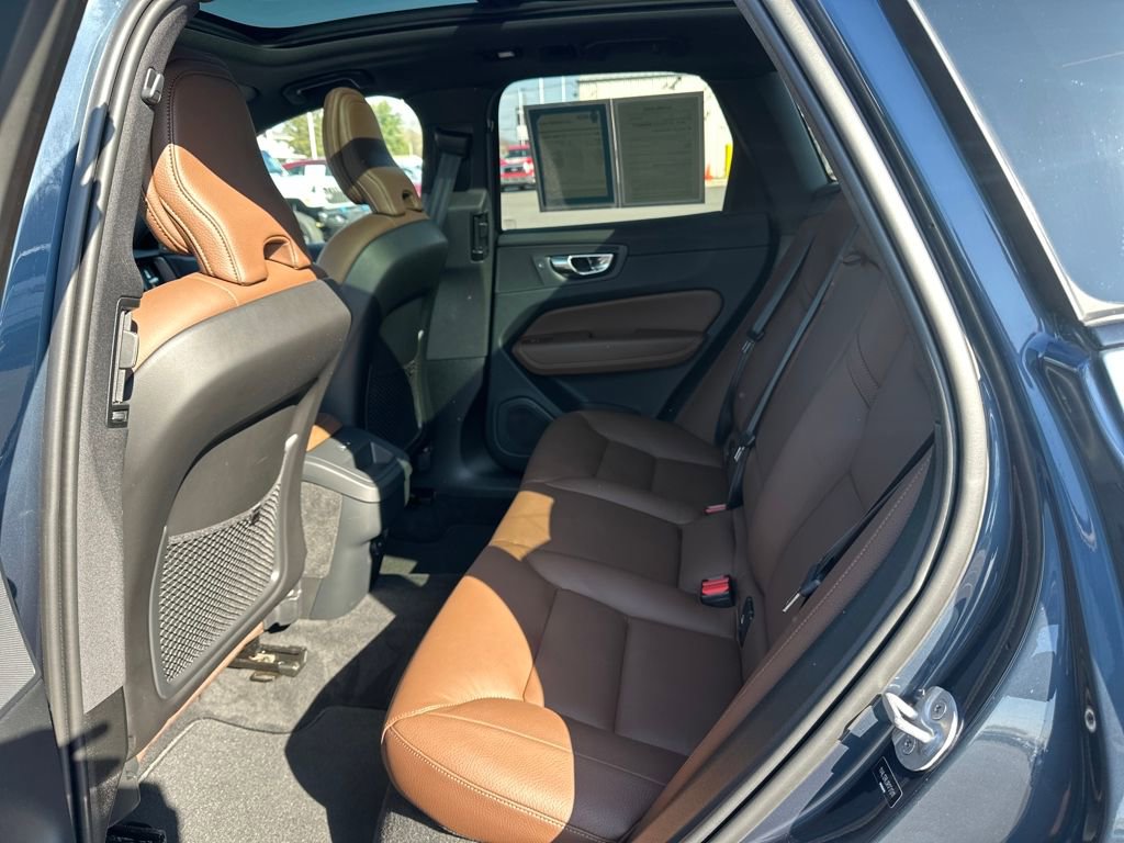 Used 2024 Volvo XC60 B5 Plus w/ Protection Package Premier image 16
