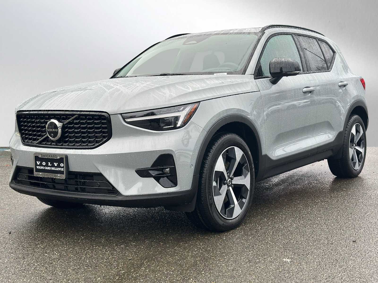 New 2026 Volvo XC40 B5 Plus w/ Protection Package Premier image 7