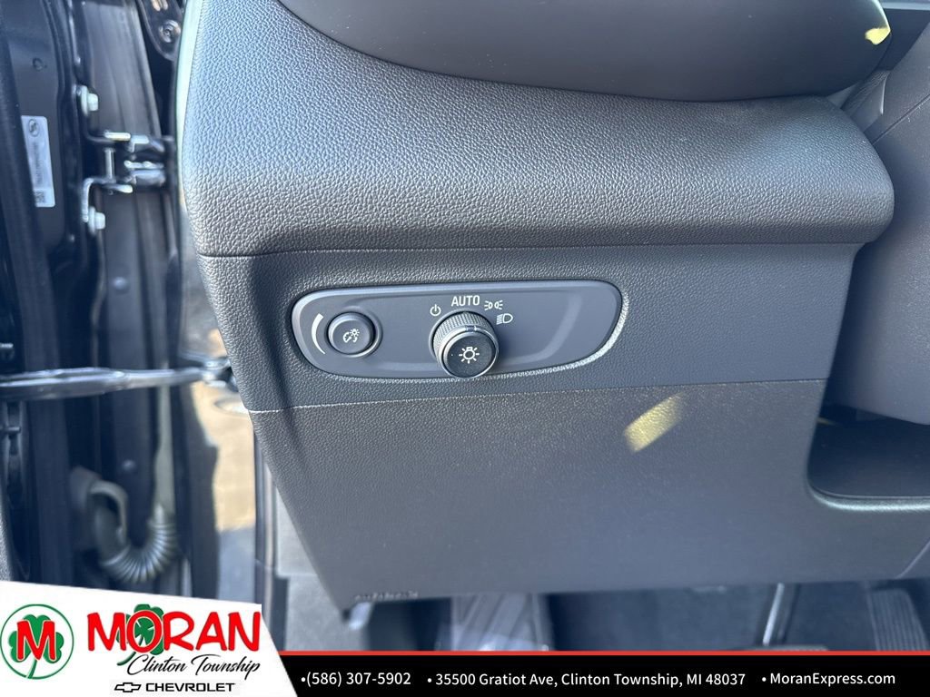 Used 2022 Buick Envision Essence w/ Safety Package image 18