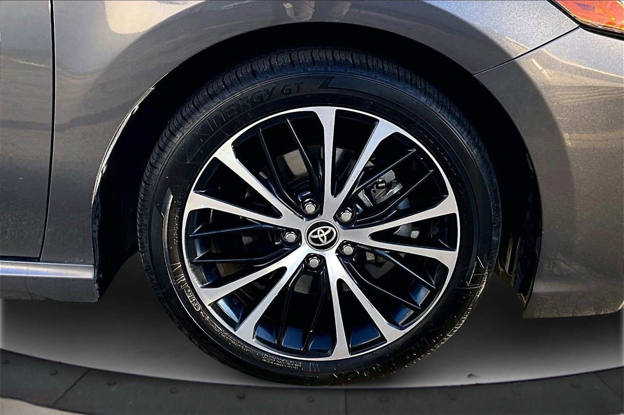 Used 2020 Toyota Camry SE image 30