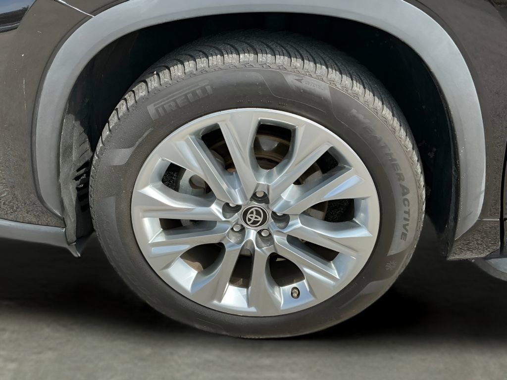 Used 2020 Toyota Highlander Limited image 24