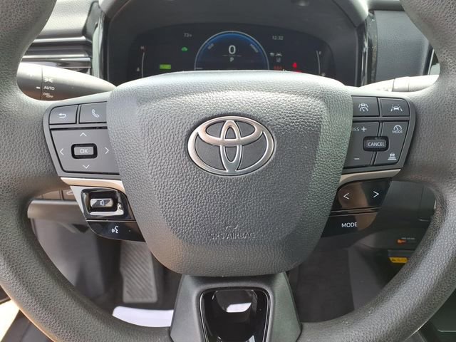 Used 2025 Toyota Camry LE FWD image 12