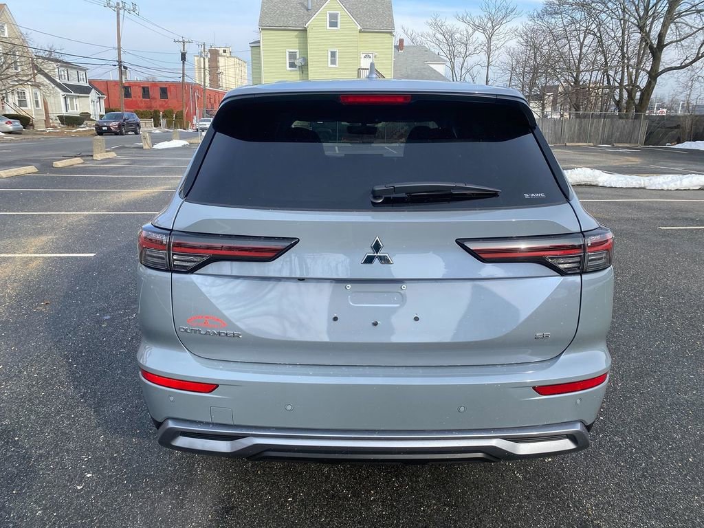 New 2026 Mitsubishi Outlander SE image 6