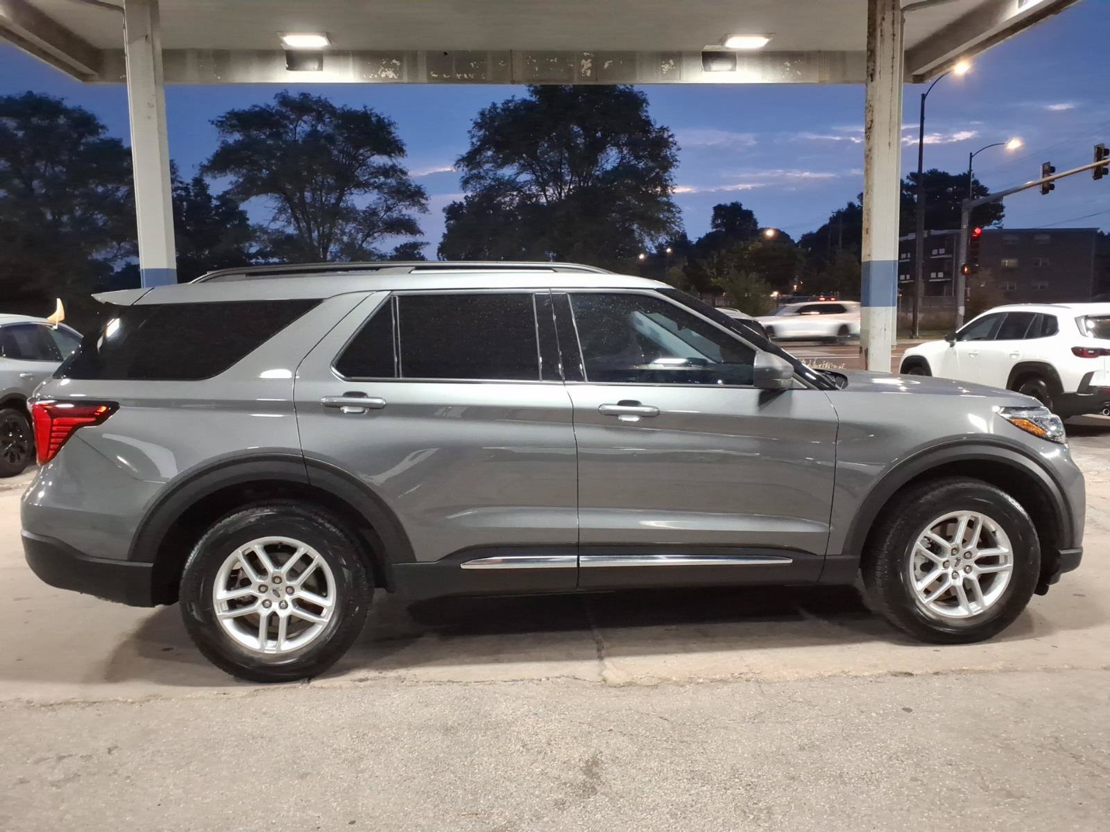 Certified 2025 Ford Explorer Active AWD/4WD image 2