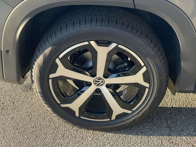 New 2026 Volkswagen Tiguan SE FWD image 29