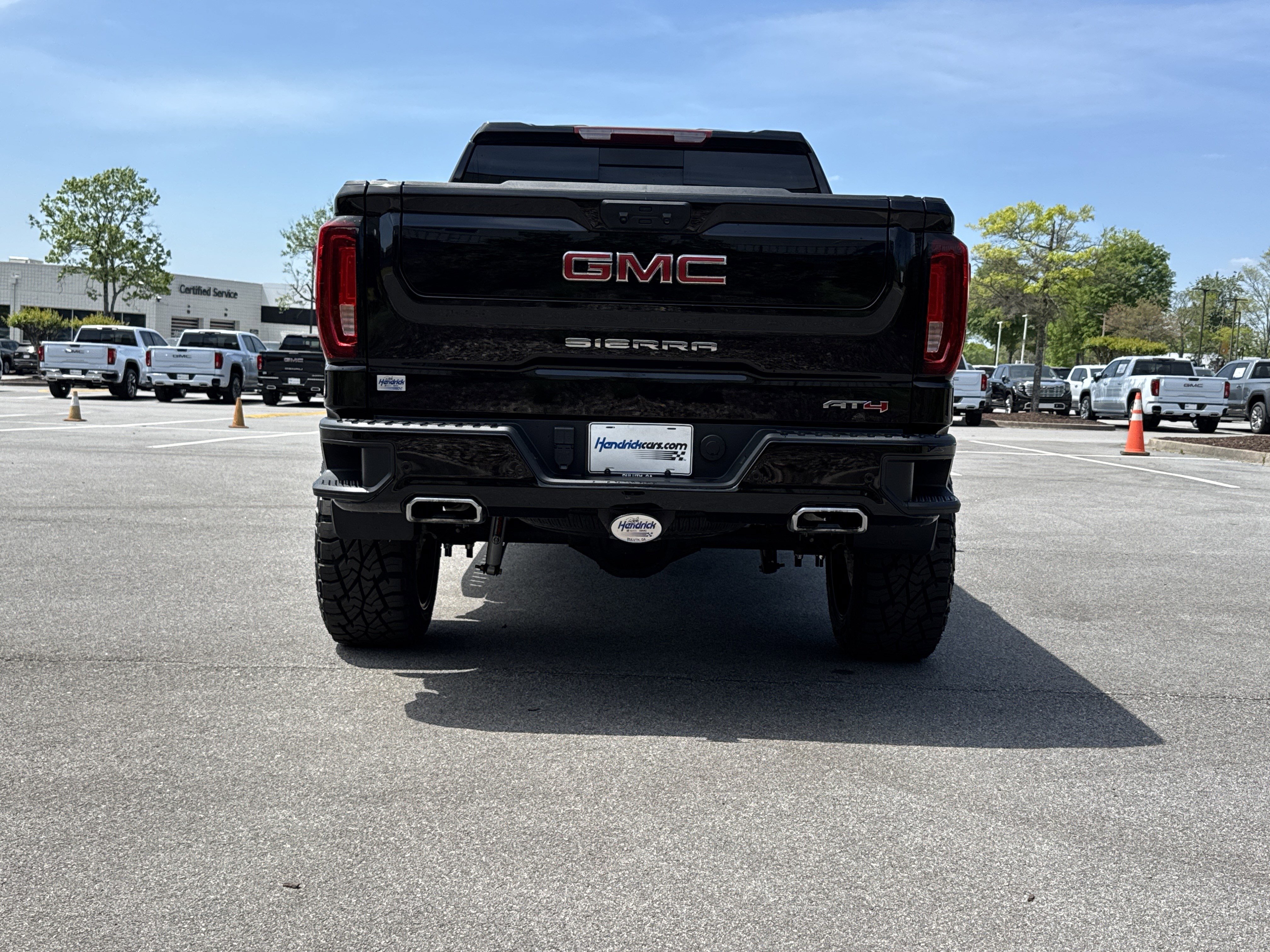 Used 2024 GMC Sierra 1500 AT4 w/ AT4 Premium Package image 9