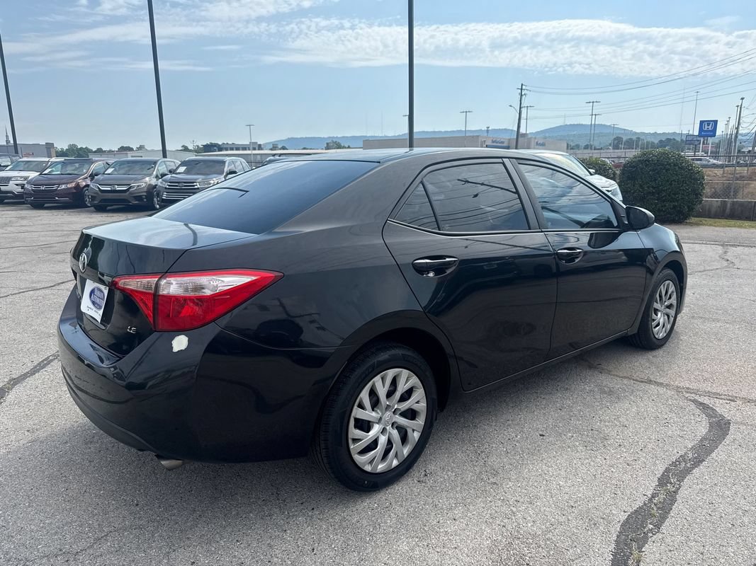 Used 2017 Toyota Corolla LE FWD image 5