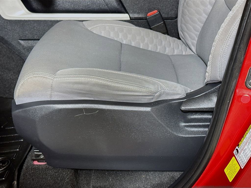 Used 2022 Toyota Tundra SR5 w/ SR5 Convenience Package image 17