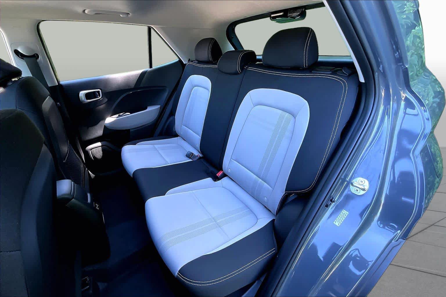 Used 2024 Hyundai Venue SEL FWD image 20
