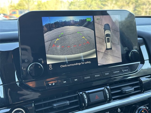 Used 2022 Nissan Pathfinder Platinum w/ Cargo Package image 32