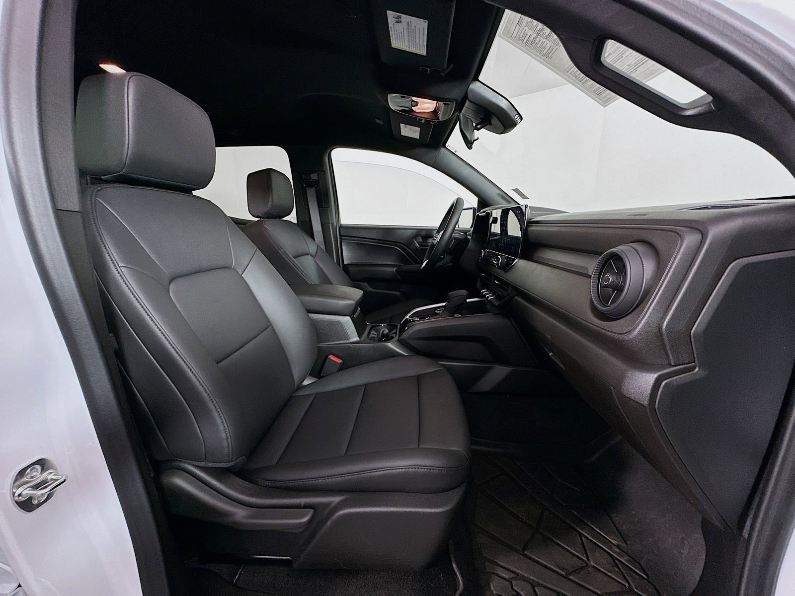 Used 2026 Chevrolet Colorado Trail Boss AWD/4WD image 31