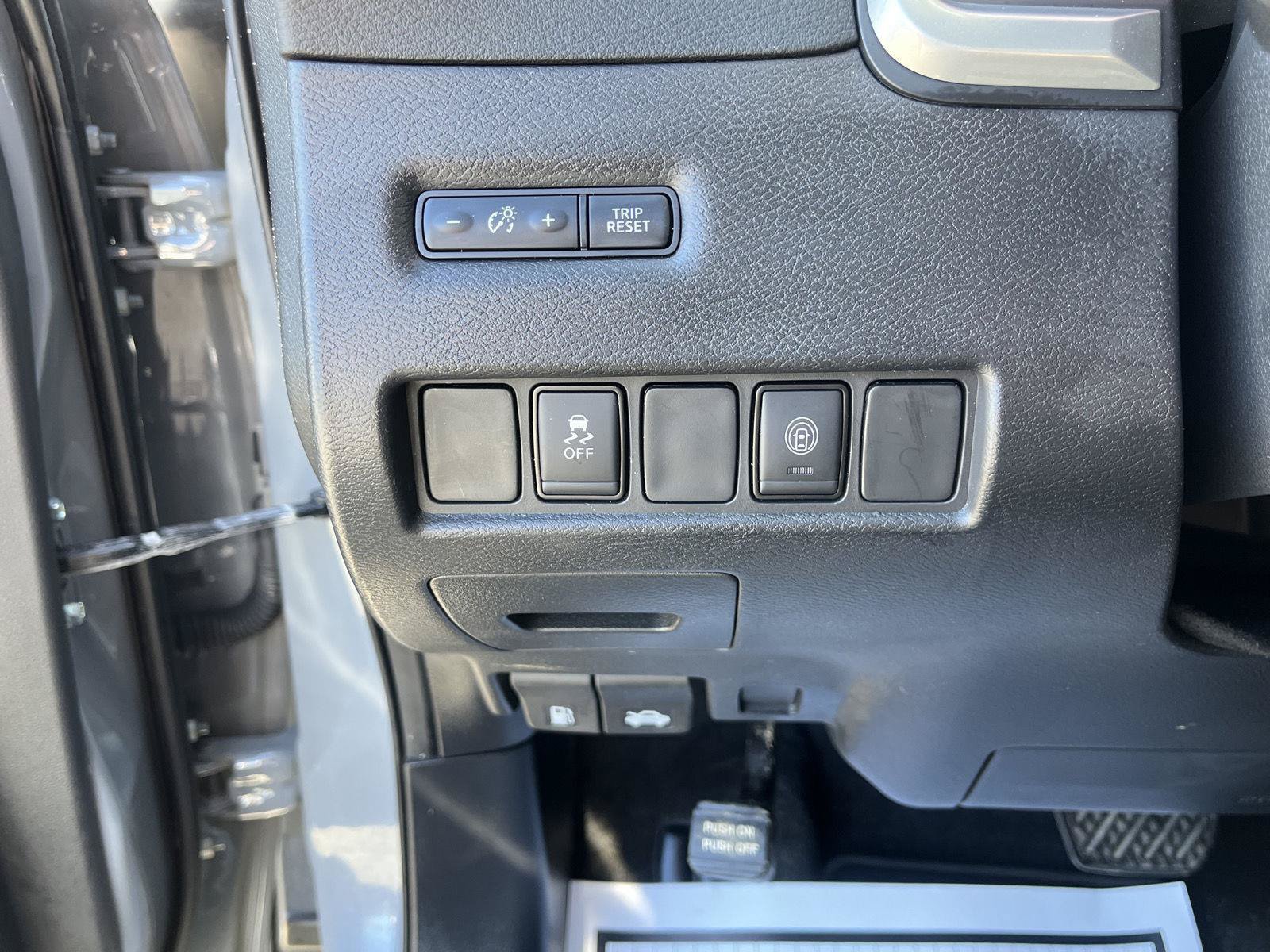 Certified 2024 Nissan Murano SV w/ SV Midnight Edition Package AWD/4WD image 30
