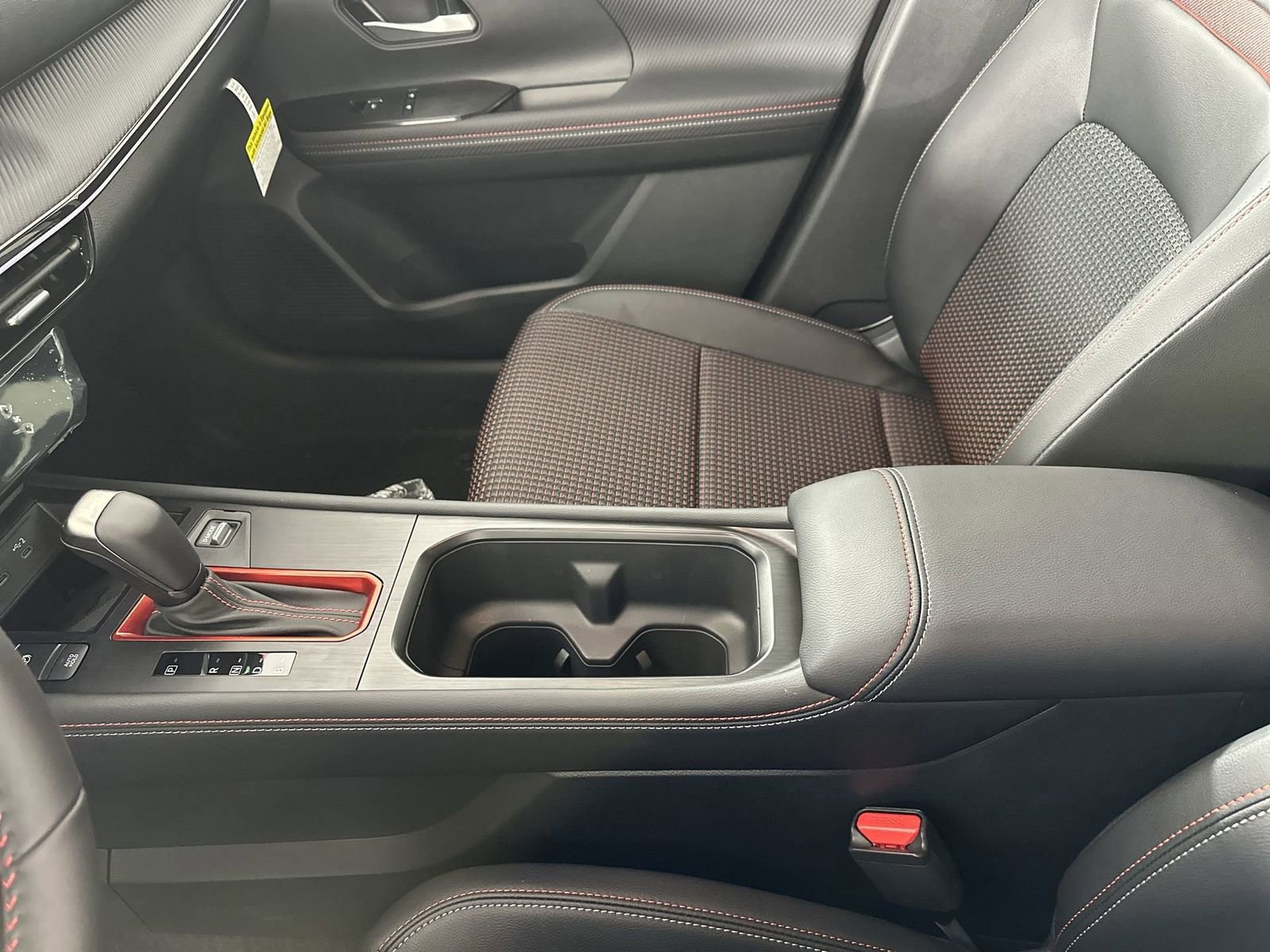 New 2025 Nissan Kicks SR image 27