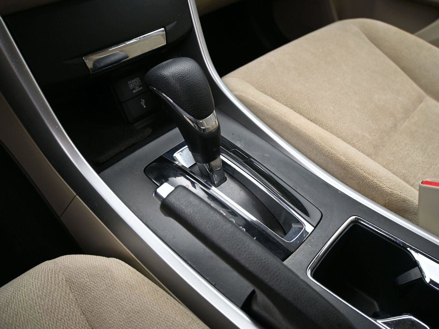 Used 2013 Honda Accord LX image 5