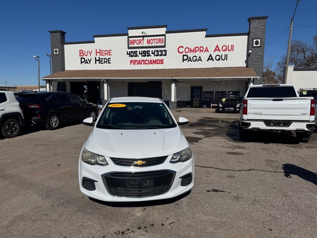 Used 2017 Chevrolet Sonic LT image 2